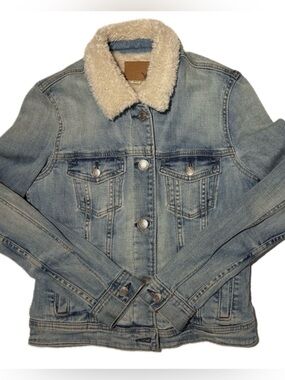 American Eagle Outfitters Denim Jacket with Sherpa Collar Size Ladies Small